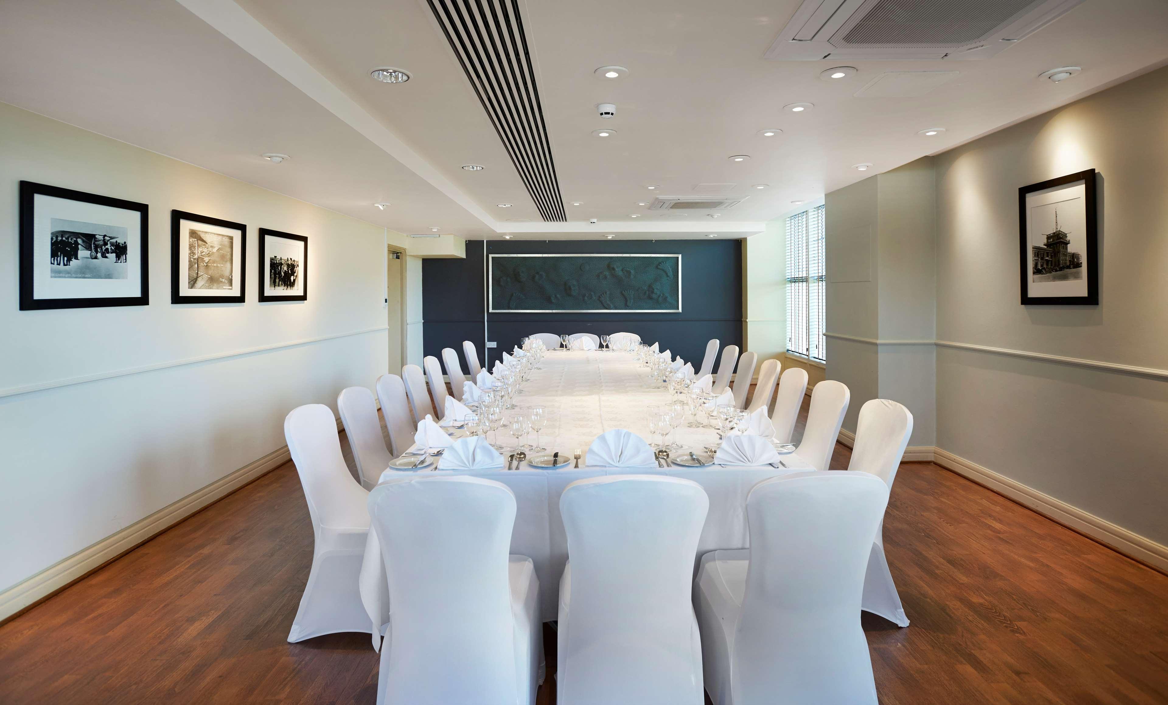 Hilton London Croydon Hotel Bagian luar foto