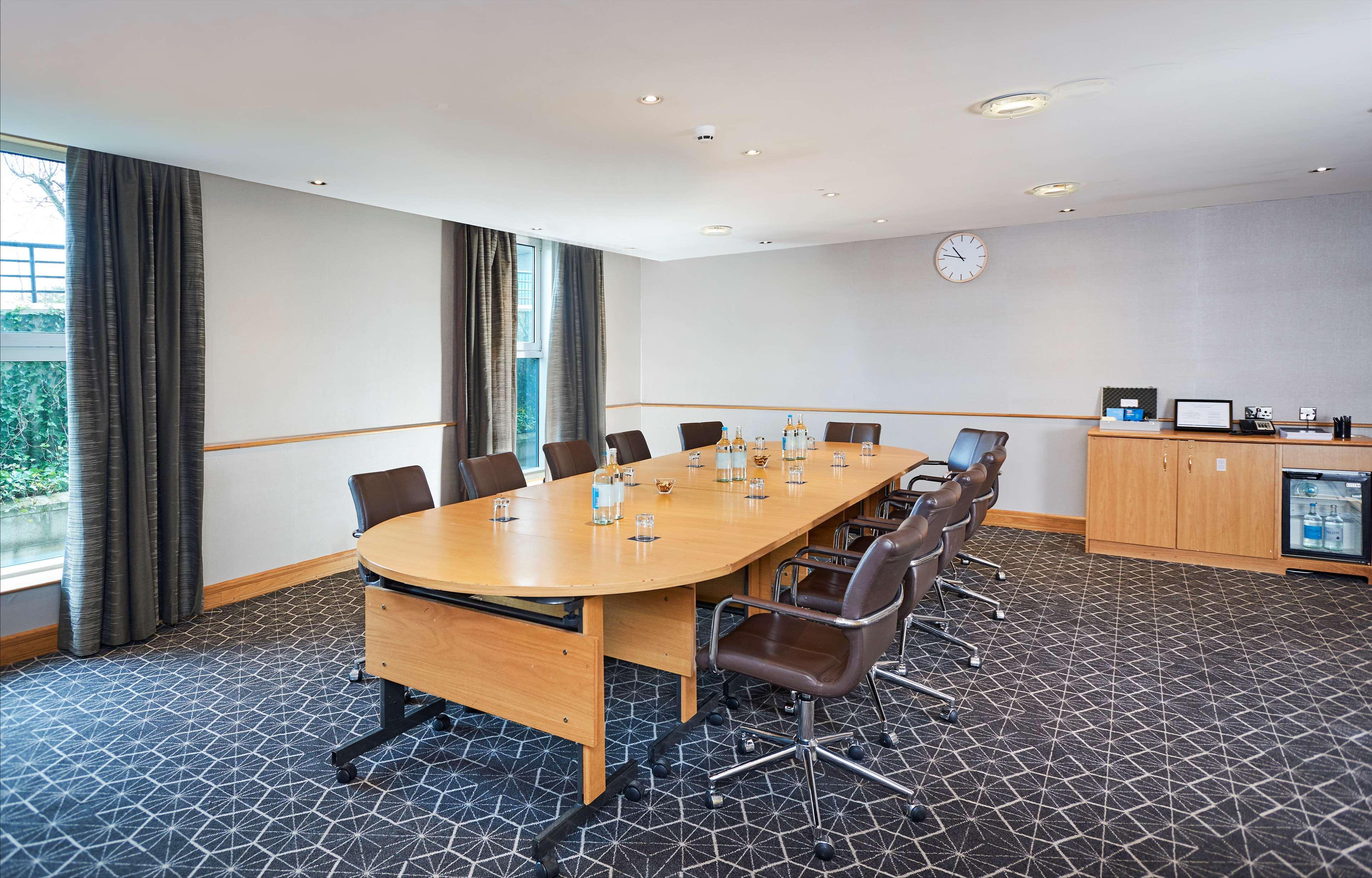 Hilton London Croydon Hotel Bagian luar foto