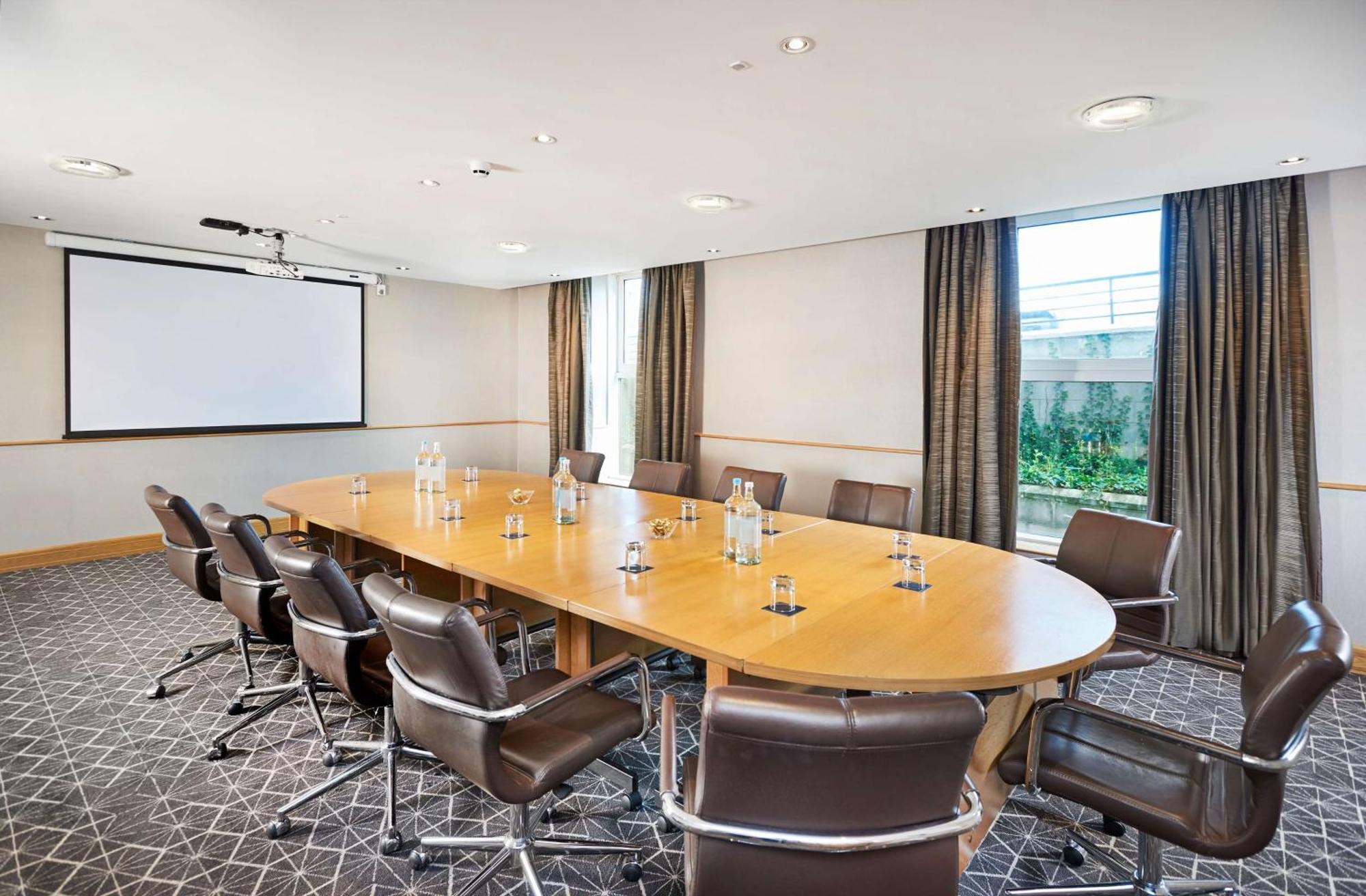Hilton London Croydon Hotel Bagian luar foto