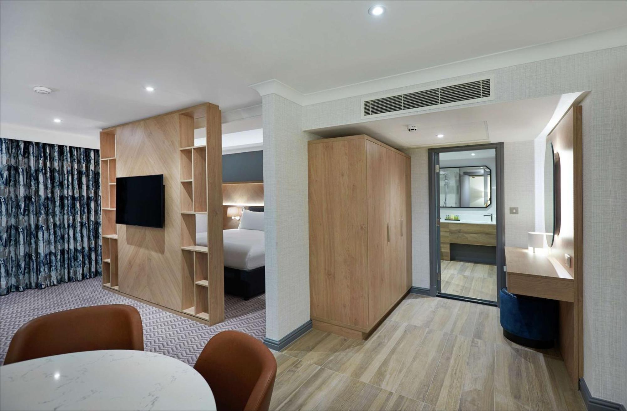 Hilton London Croydon Hotel Bagian luar foto
