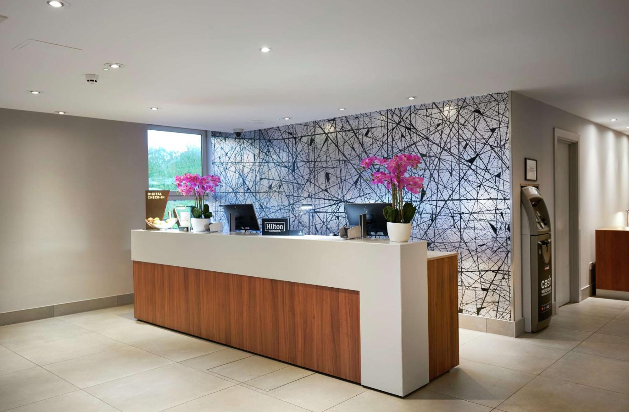 Hilton London Croydon Hotel Bagian luar foto